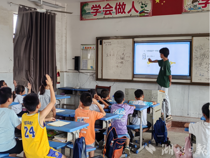 嘉魚“圓夢(mèng)工程”為鄉(xiāng)村留守兒童繪制“七彩假期”(2)(1).docx