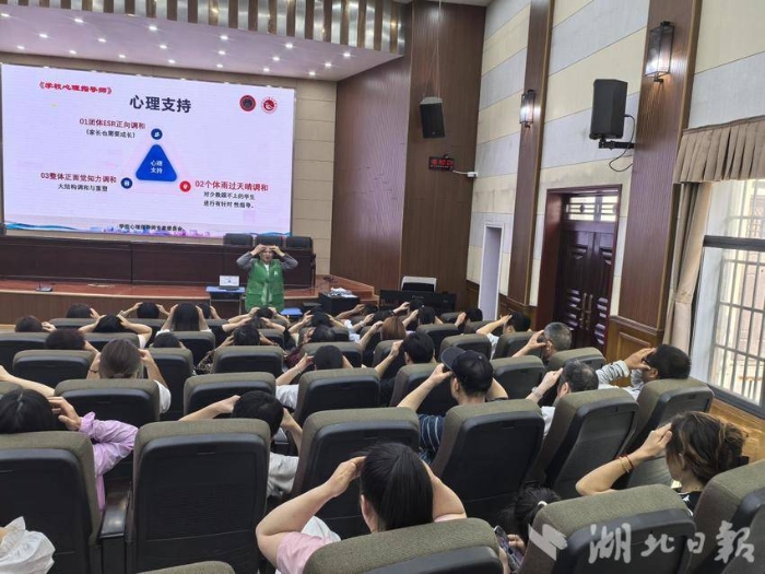 “社家?！惫仓挠鷳B(tài)圈 家長懇談會解鎖科學(xué)育兒新范式(1).docx